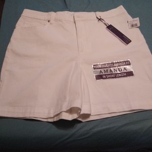 White denim Gloria Vanderbilt shorts.